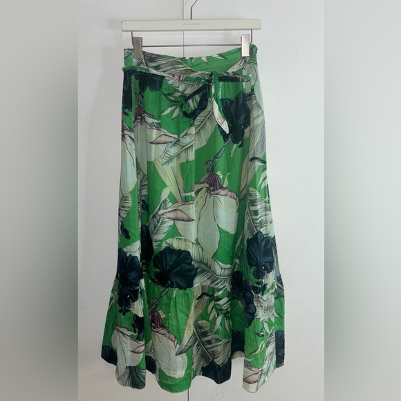 Ann Taylor Tropical Print Maxi Skirt | size 0P - Picture 2 of 7